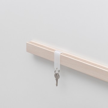 TRACKS - Porte-clés / acrylique blanc polaire translucide